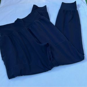 Athleta salutation jogger, small, navy